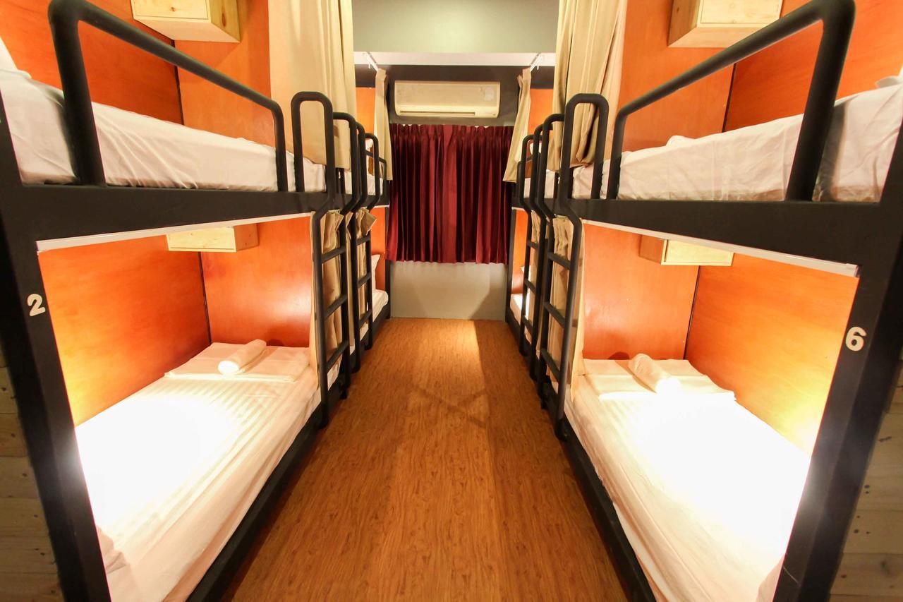 Thonglor Travellers Hostel And Cafe Μπανγκόκ Εξωτερικό φωτογραφία