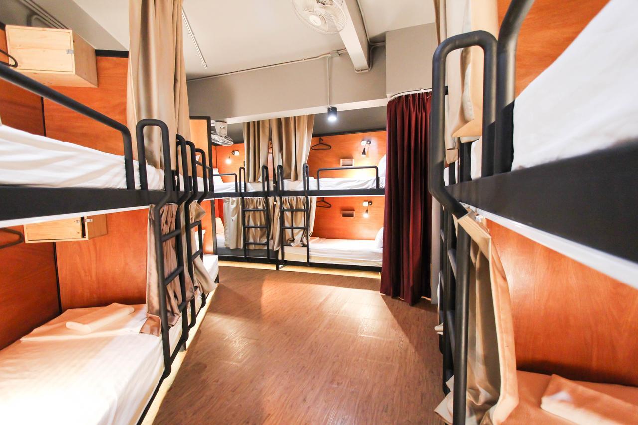 Thonglor Travellers Hostel And Cafe Μπανγκόκ Εξωτερικό φωτογραφία