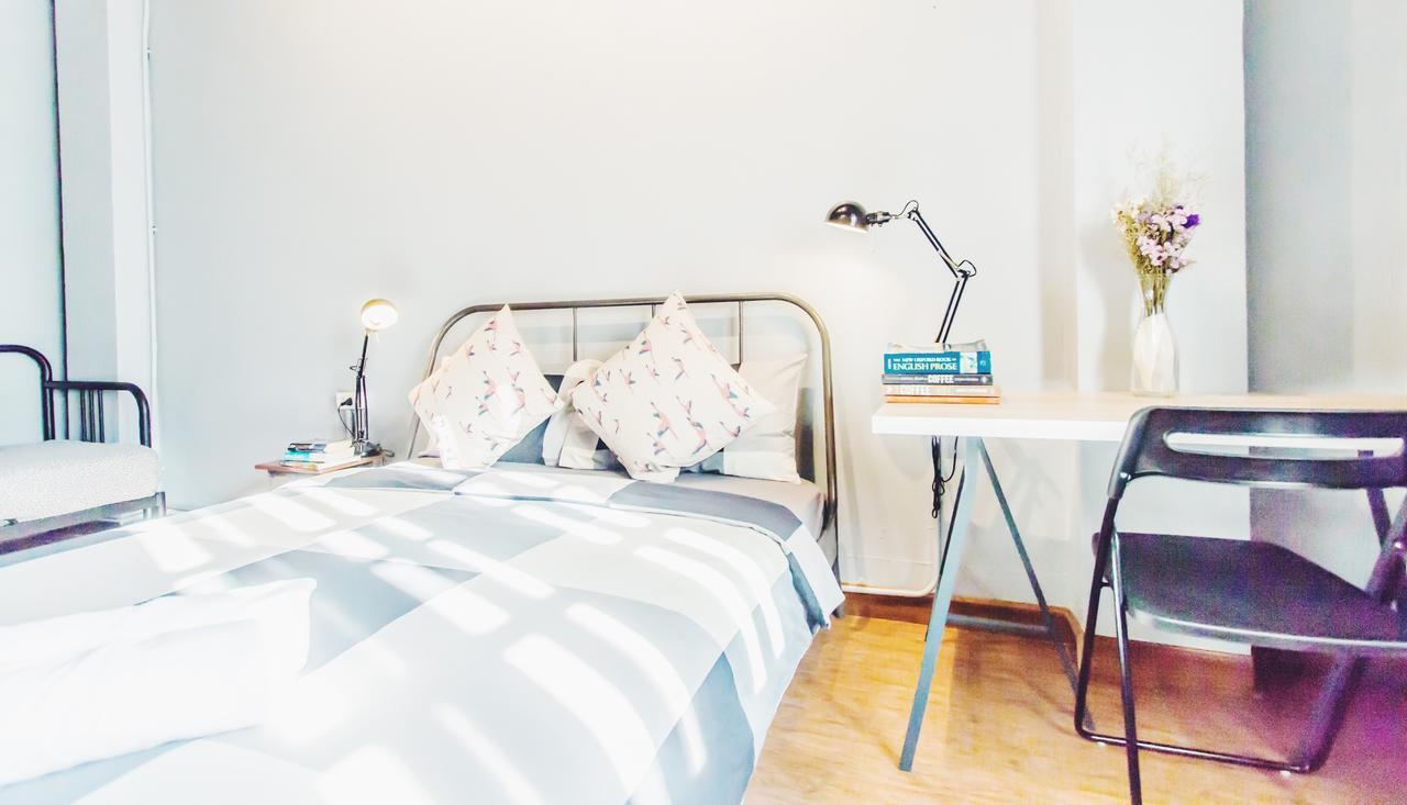 Thonglor Travellers Hostel And Cafe Μπανγκόκ Εξωτερικό φωτογραφία