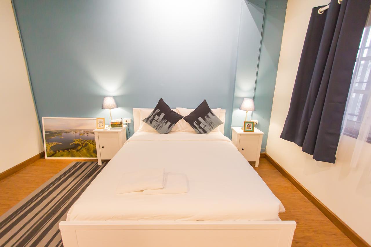 Thonglor Travellers Hostel And Cafe Μπανγκόκ Εξωτερικό φωτογραφία