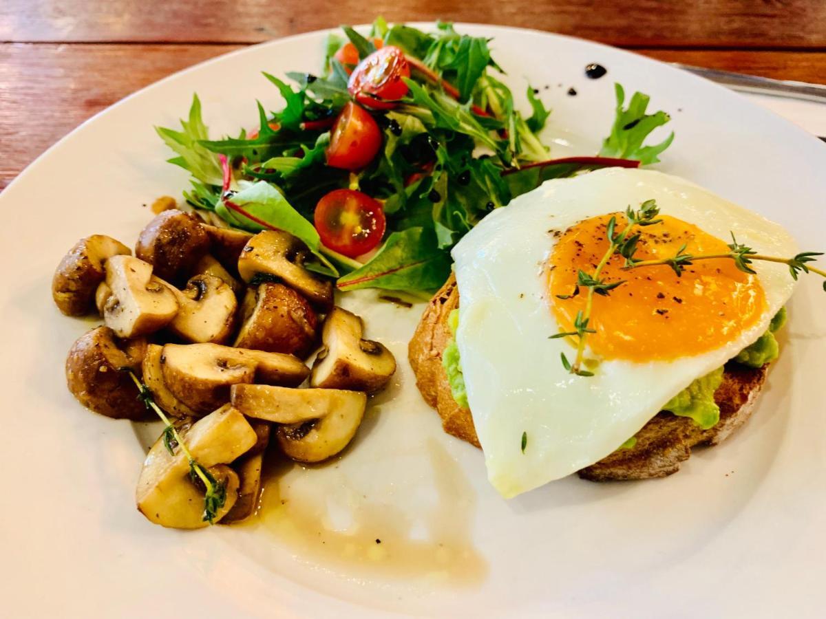 Thonglor Travellers Hostel And Cafe Μπανγκόκ Εξωτερικό φωτογραφία