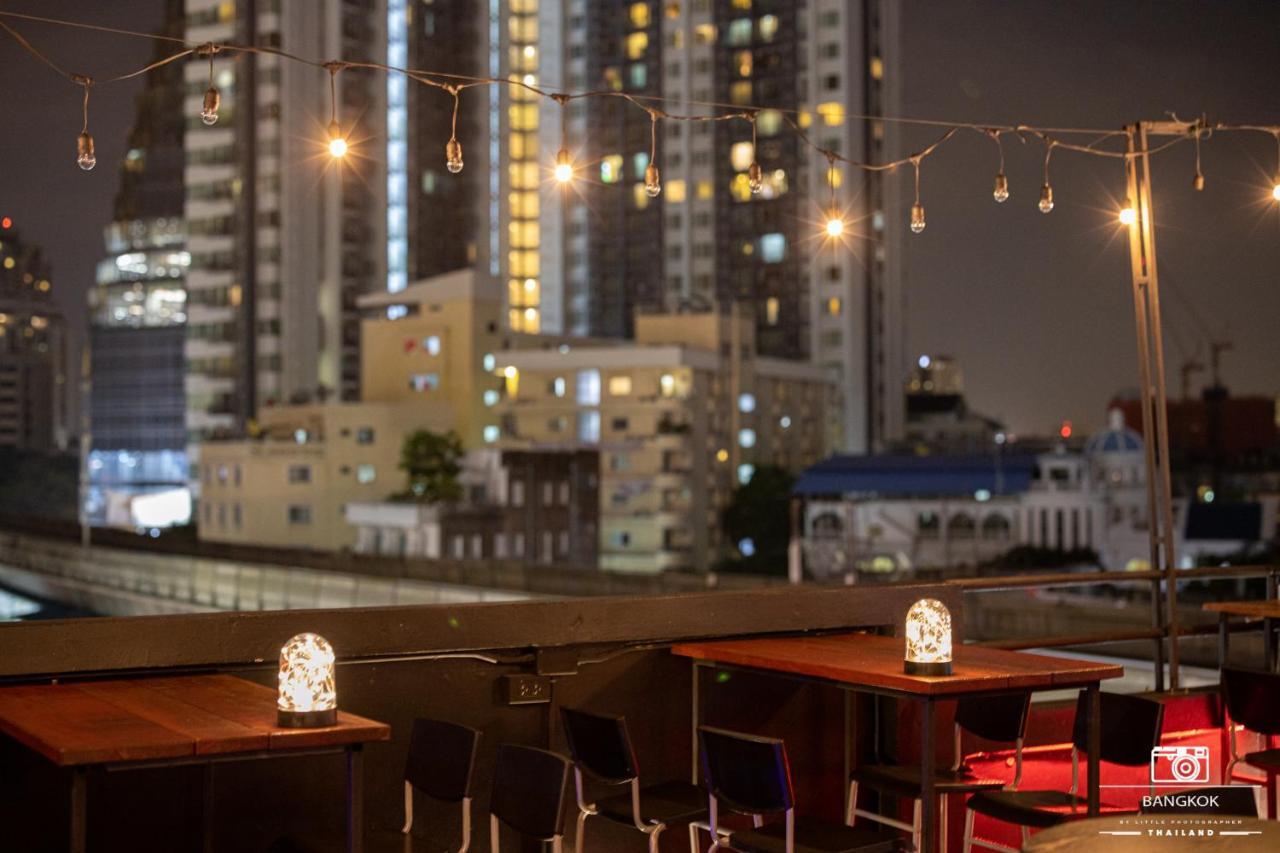 Thonglor Travellers Hostel And Cafe Μπανγκόκ Εξωτερικό φωτογραφία