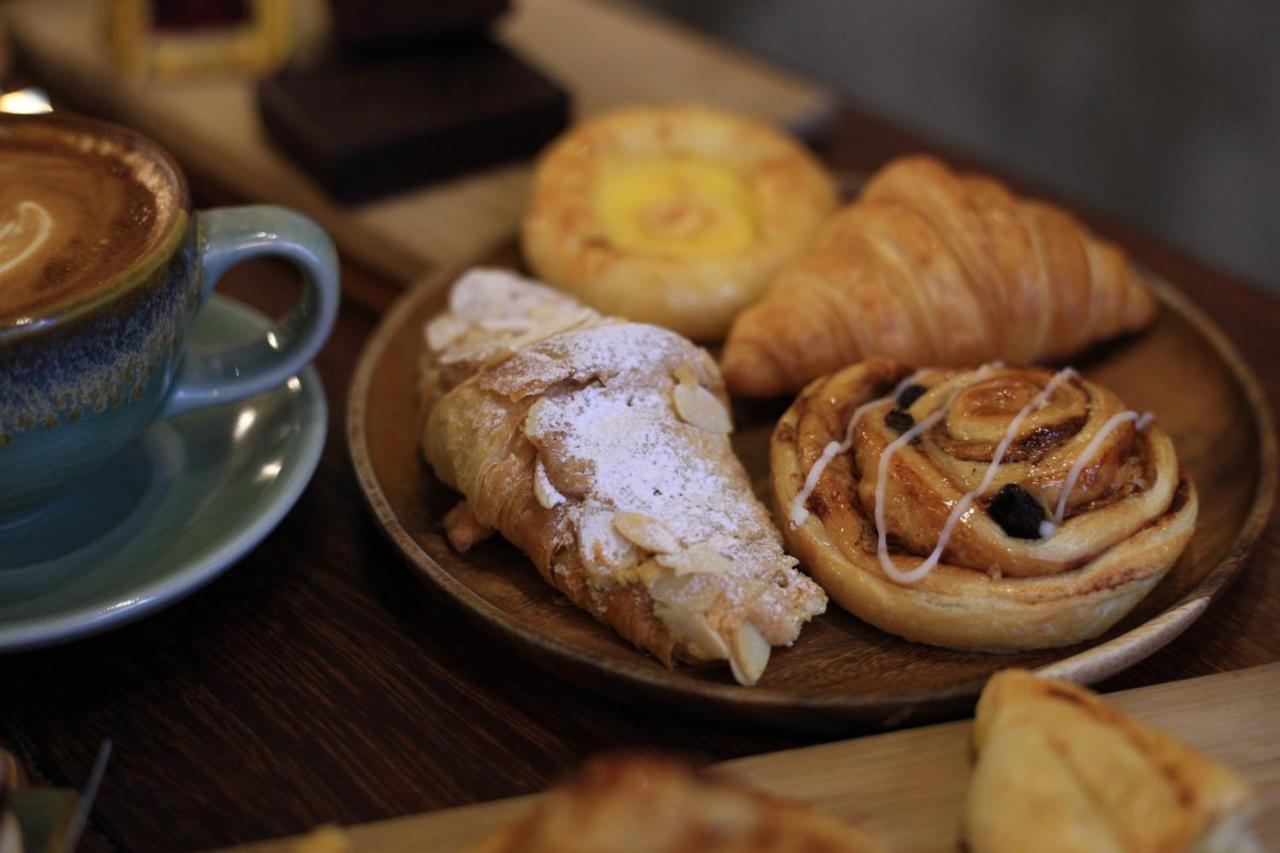 Thonglor Travellers Hostel And Cafe Μπανγκόκ Εξωτερικό φωτογραφία