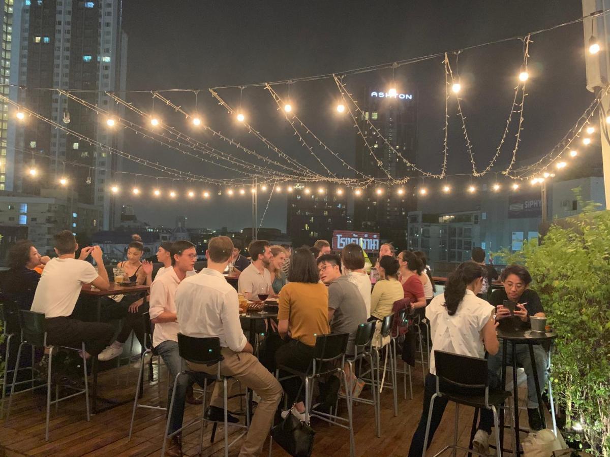 Thonglor Travellers Hostel And Cafe Μπανγκόκ Εξωτερικό φωτογραφία
