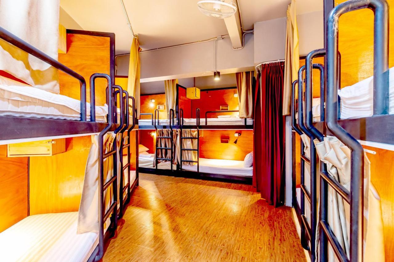 Thonglor Travellers Hostel And Cafe Μπανγκόκ Εξωτερικό φωτογραφία