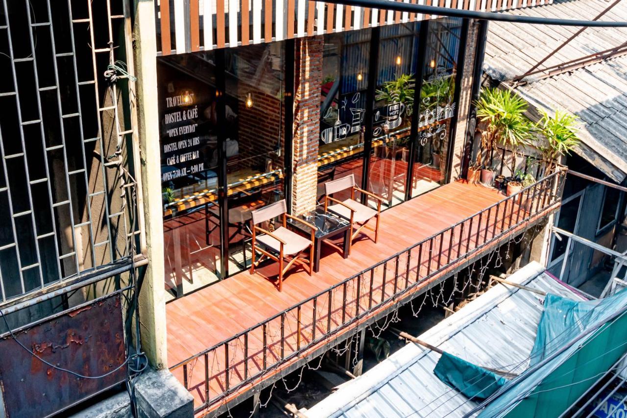 Thonglor Travellers Hostel And Cafe Μπανγκόκ Εξωτερικό φωτογραφία