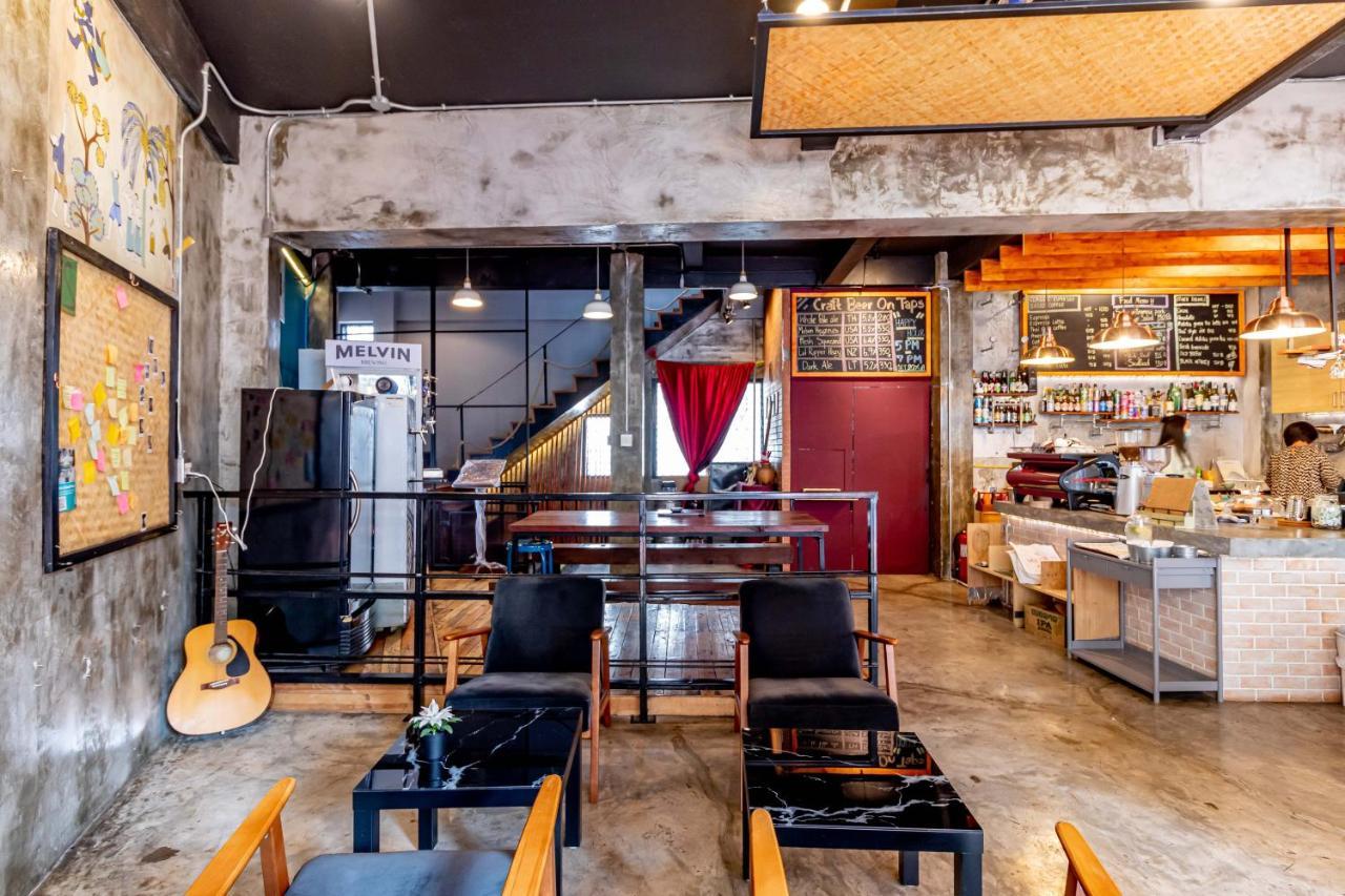 Thonglor Travellers Hostel And Cafe Μπανγκόκ Εξωτερικό φωτογραφία