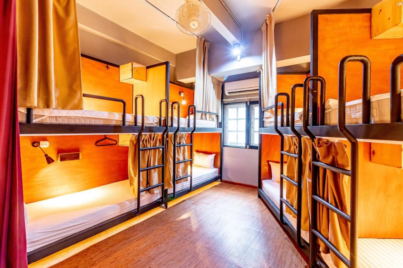 Thonglor Travellers Hostel And Cafe Μπανγκόκ Εξωτερικό φωτογραφία