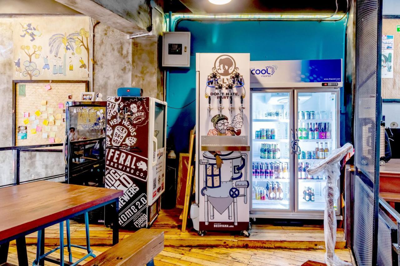 Thonglor Travellers Hostel And Cafe Μπανγκόκ Εξωτερικό φωτογραφία